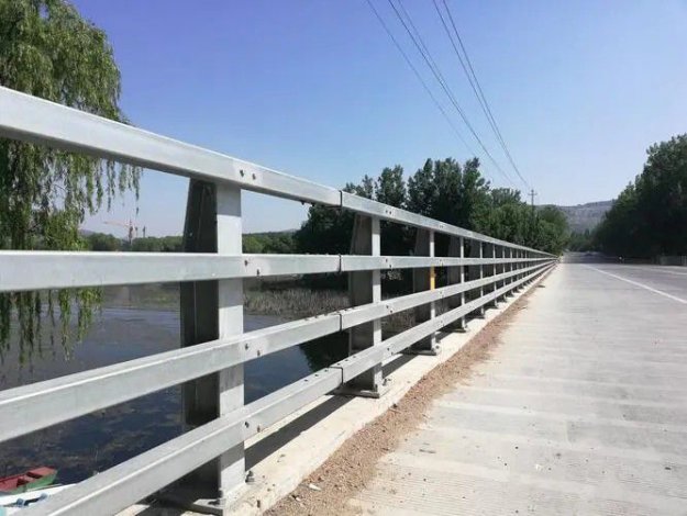 寶山橋梁防撞護(hù)欄