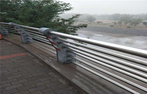 寶山不銹鋼復(fù)合管護(hù)欄