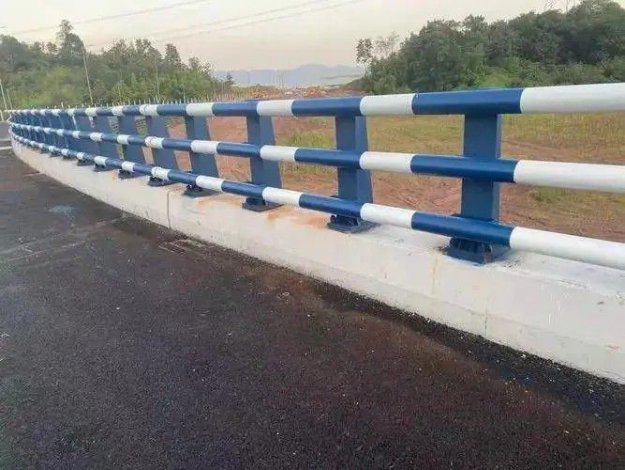 寶山防撞護(hù)欄